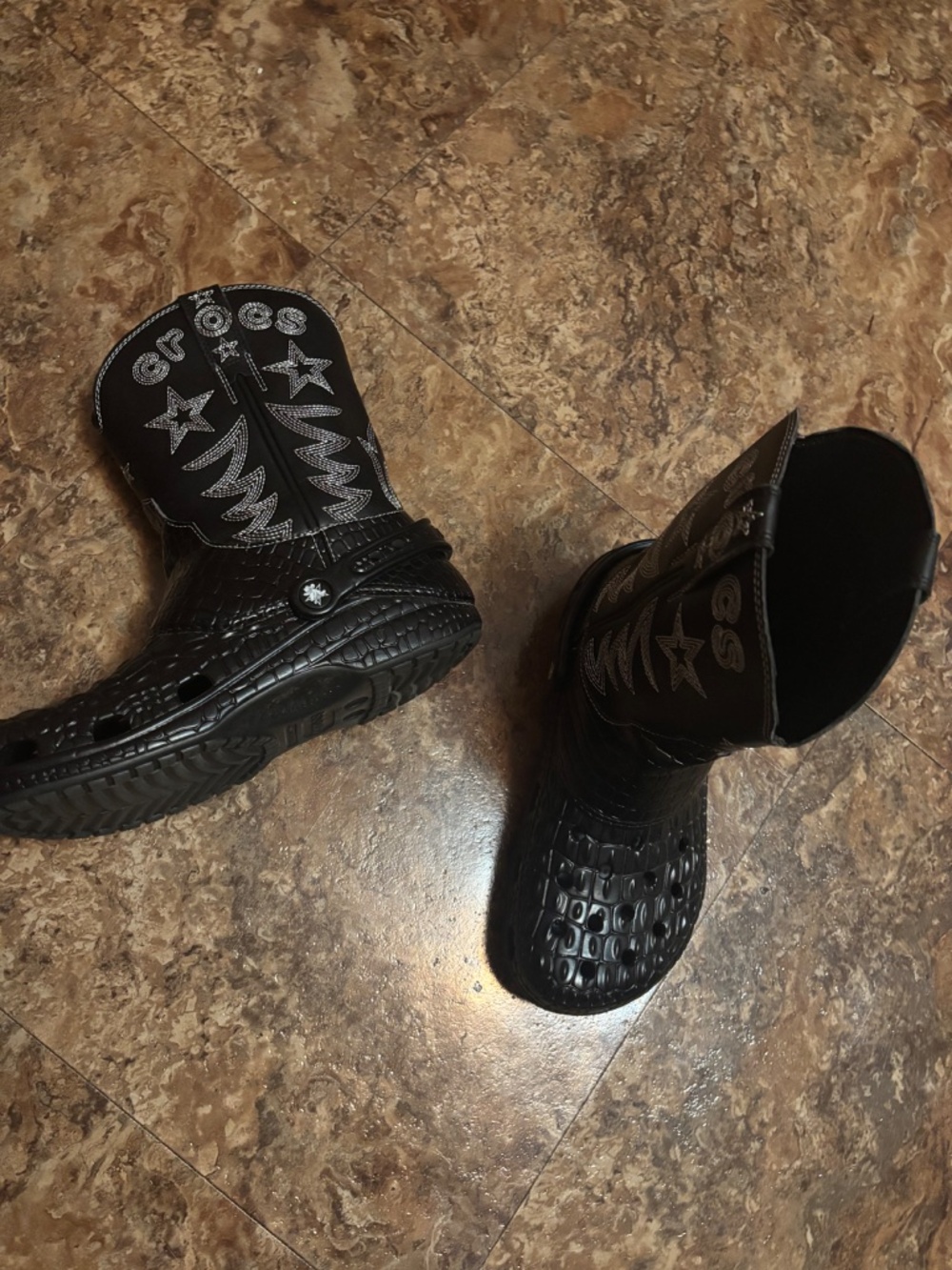 Croc boots - Picture 2 of 2